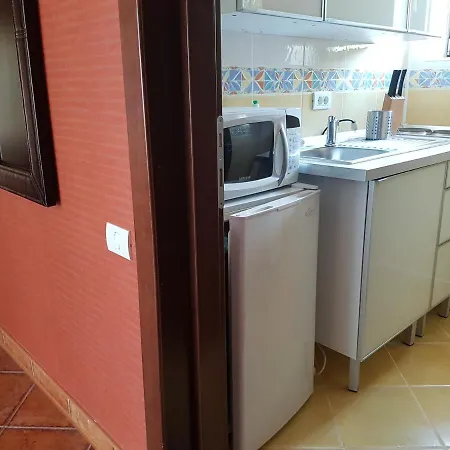 Apartment V4 *