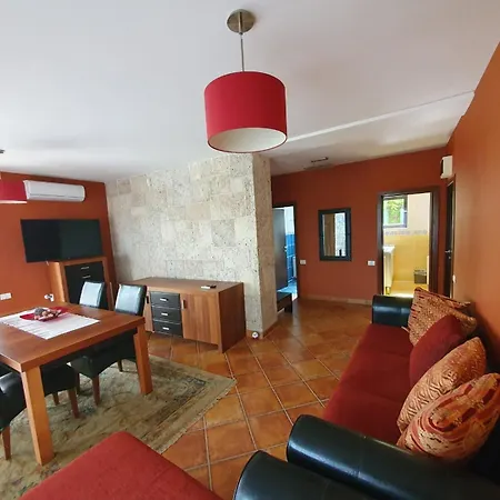 Apartment V4 *