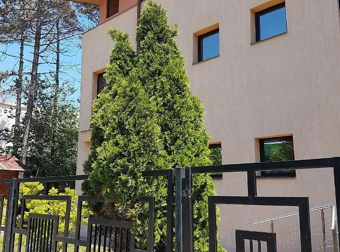 V4 アパート エフォリエ・ノルド