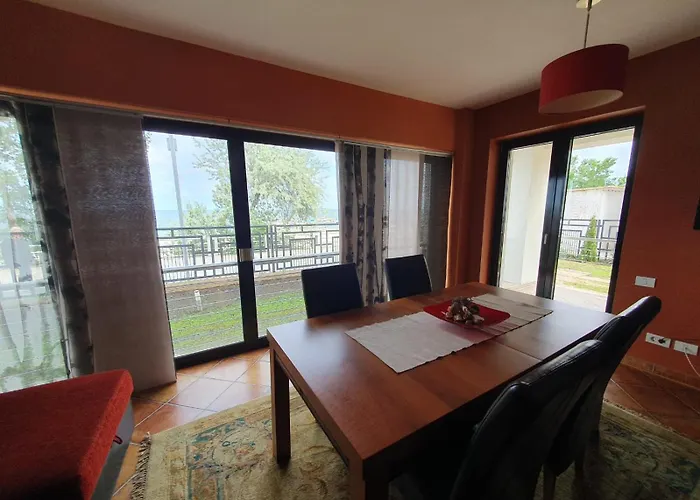 V4 * エフォリエ・ノルド